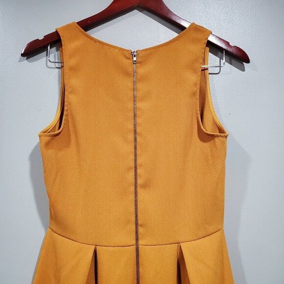 Everly Women's Sleeveless Fit and Flare Mustard Yellow Dress Back Zip Sz Small - Picture 8 of 10
